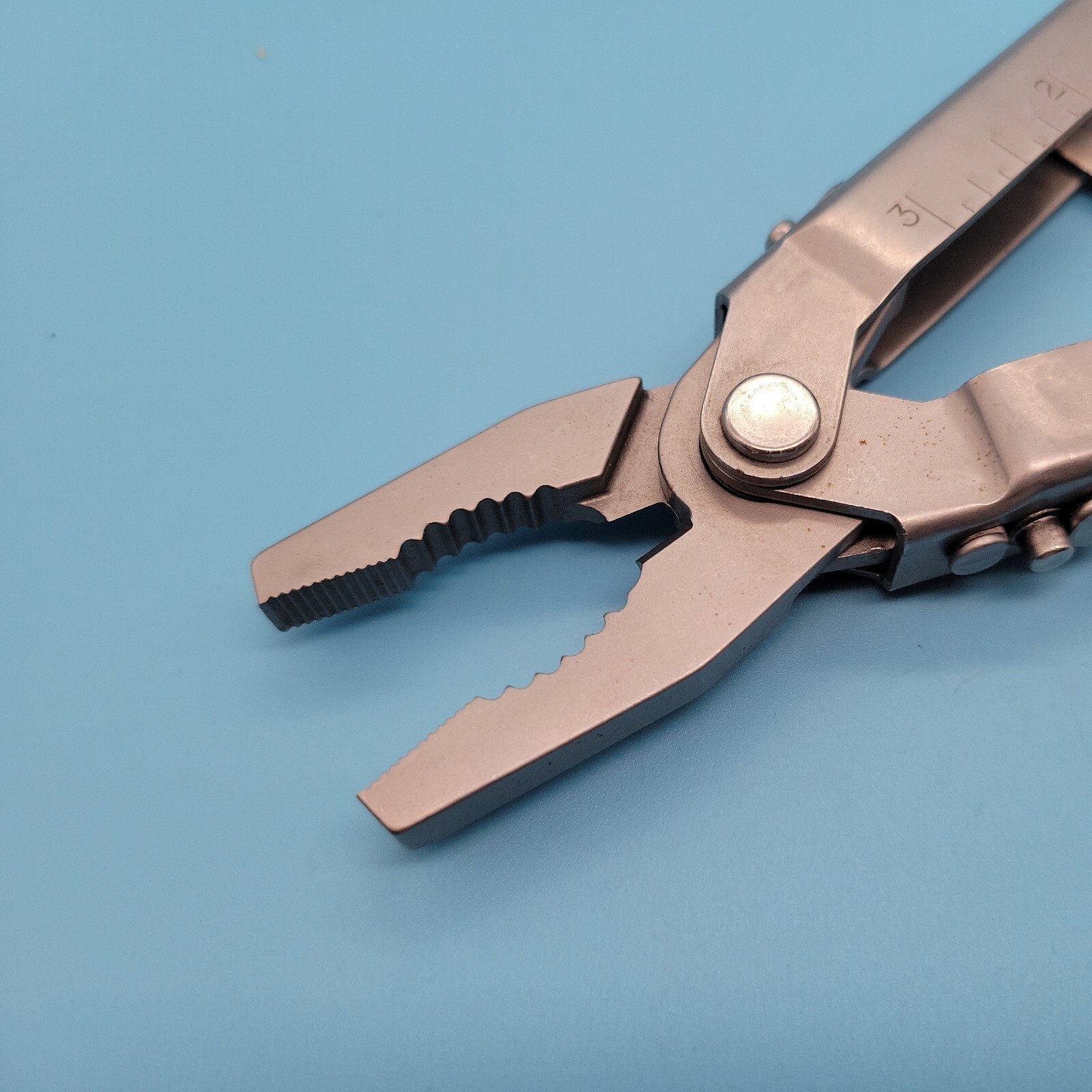 Gerber USA MP600 Multi-Tool Gray Blunt Nose Pliers Screwdrivers Knife – Vintage