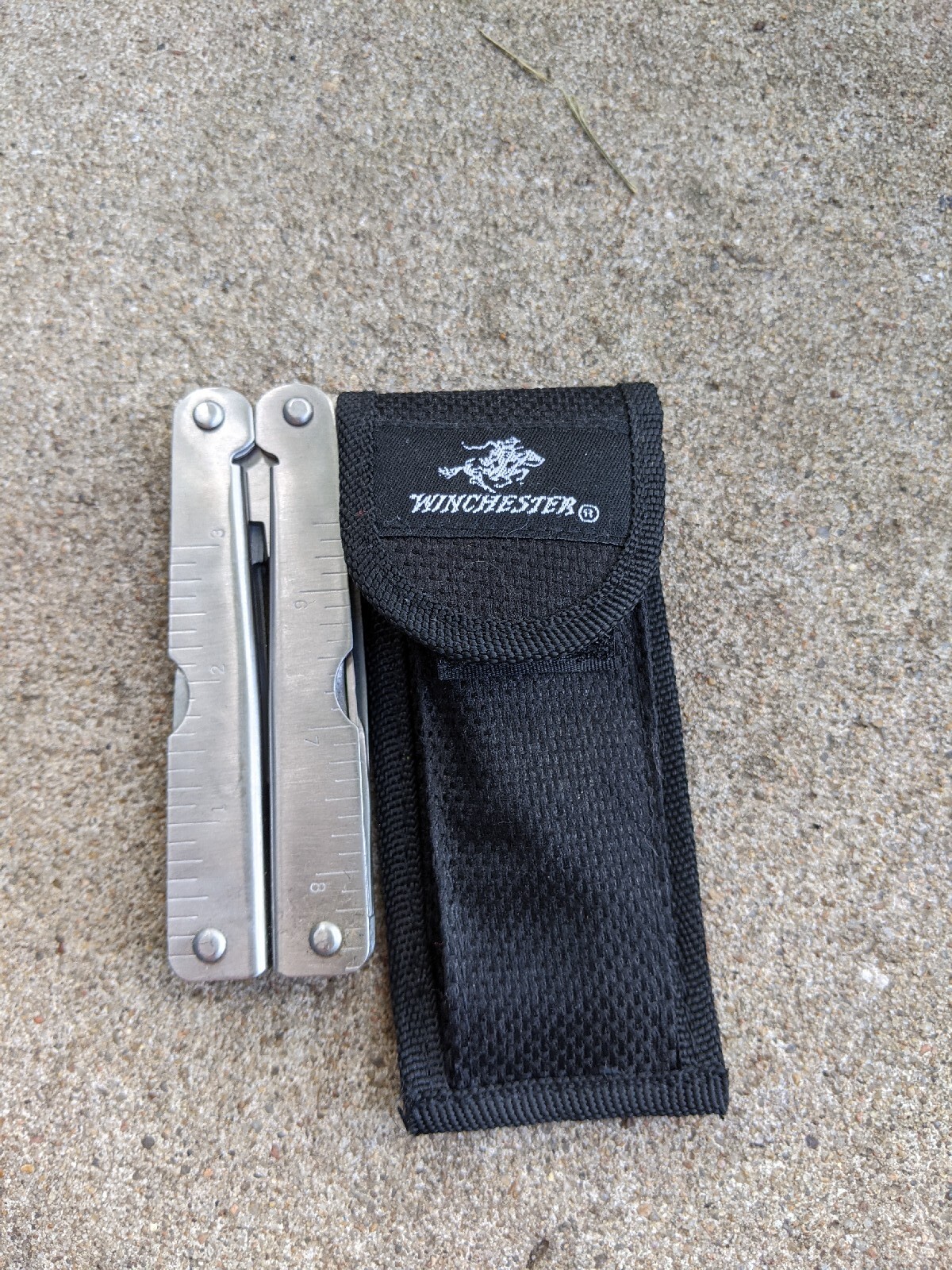 Winchester Pocket Multi Tool multi pliers, needle nose 14 functions Sheath J2