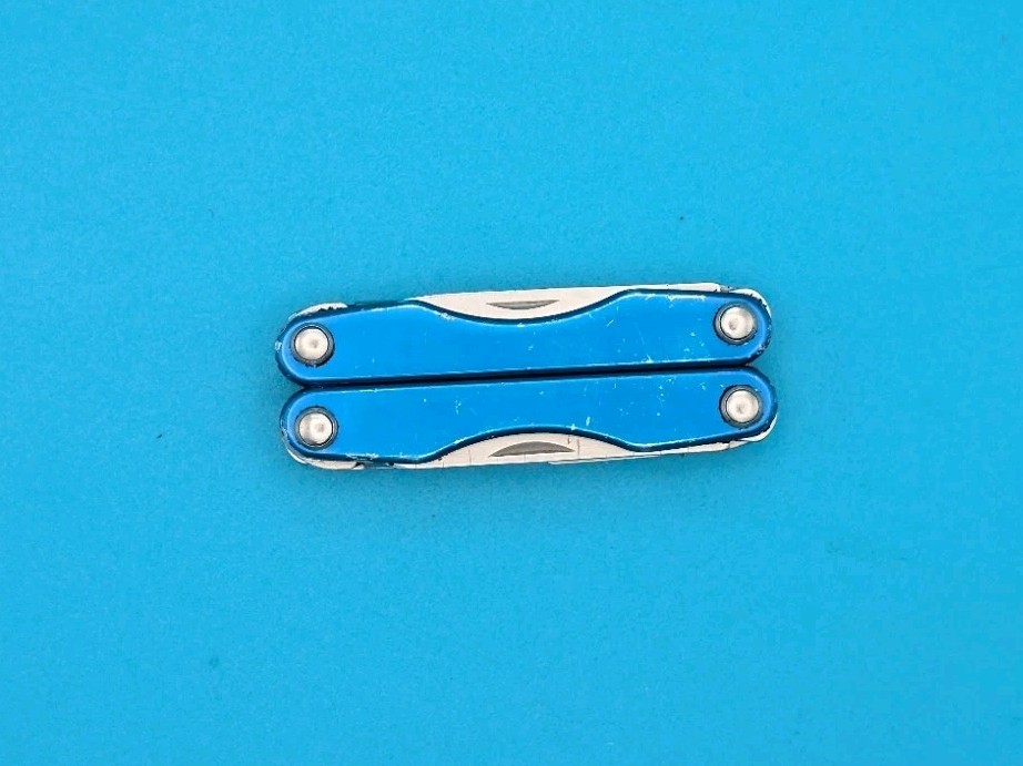 Leatherman Squirt S4 Multi-Tool, Key Ring, Retired, BLUE!