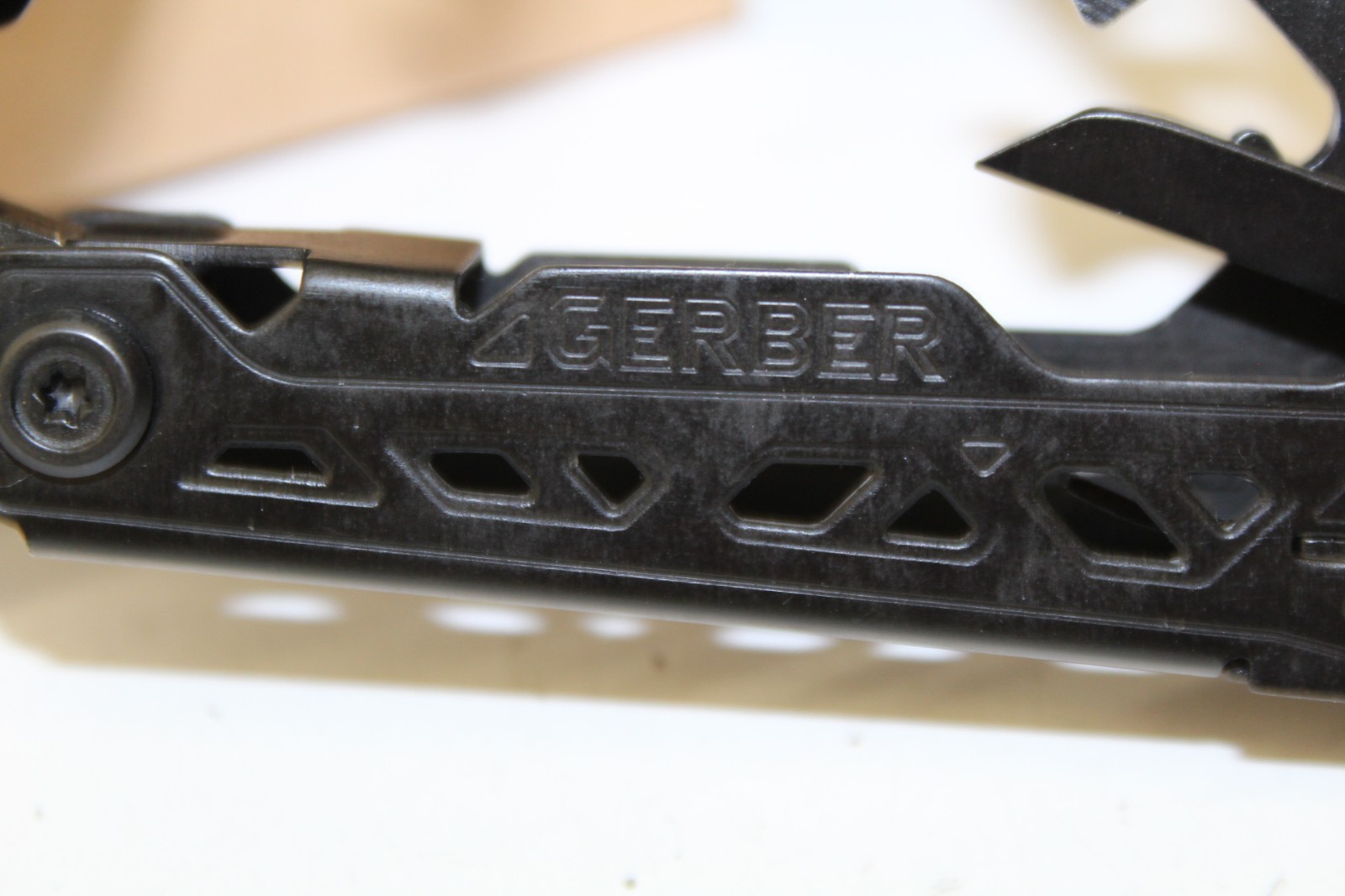 Gerber Truss Multitool Black with Multi-Position Sheath 30-001779 NEW FREE SHIPP
