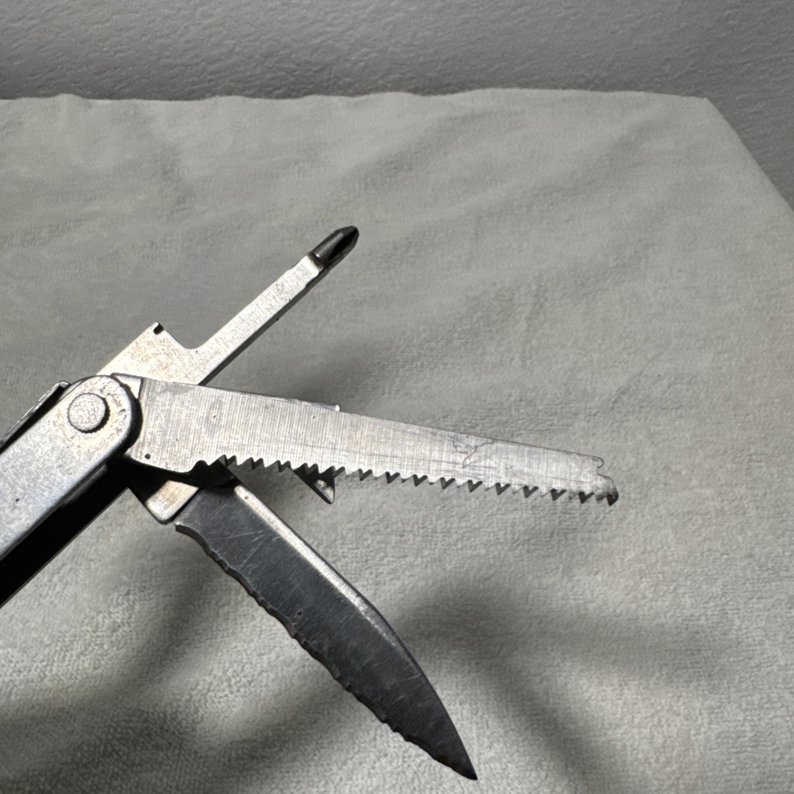 Leatherman Super Tool Portland Or Silver Stainless Steel Bond Pliers Multi-Tool