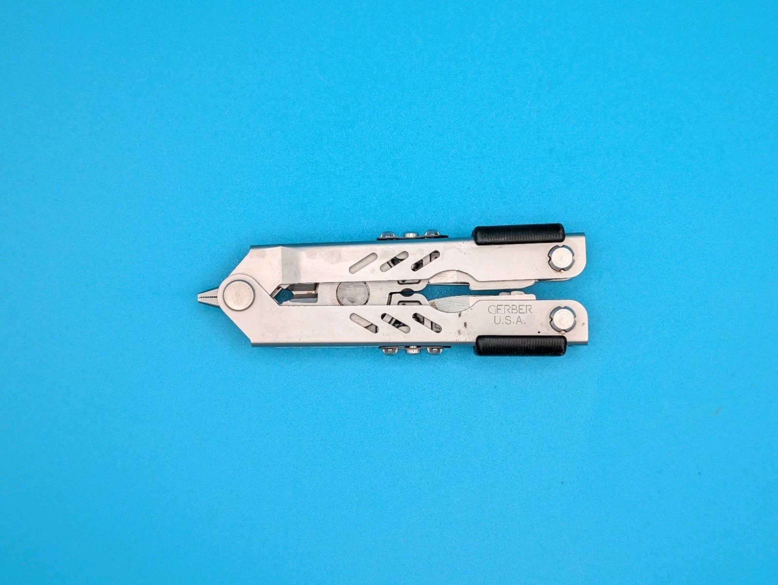Gerber MP400 Compact Multitool Stainless Steel! With Sheath!