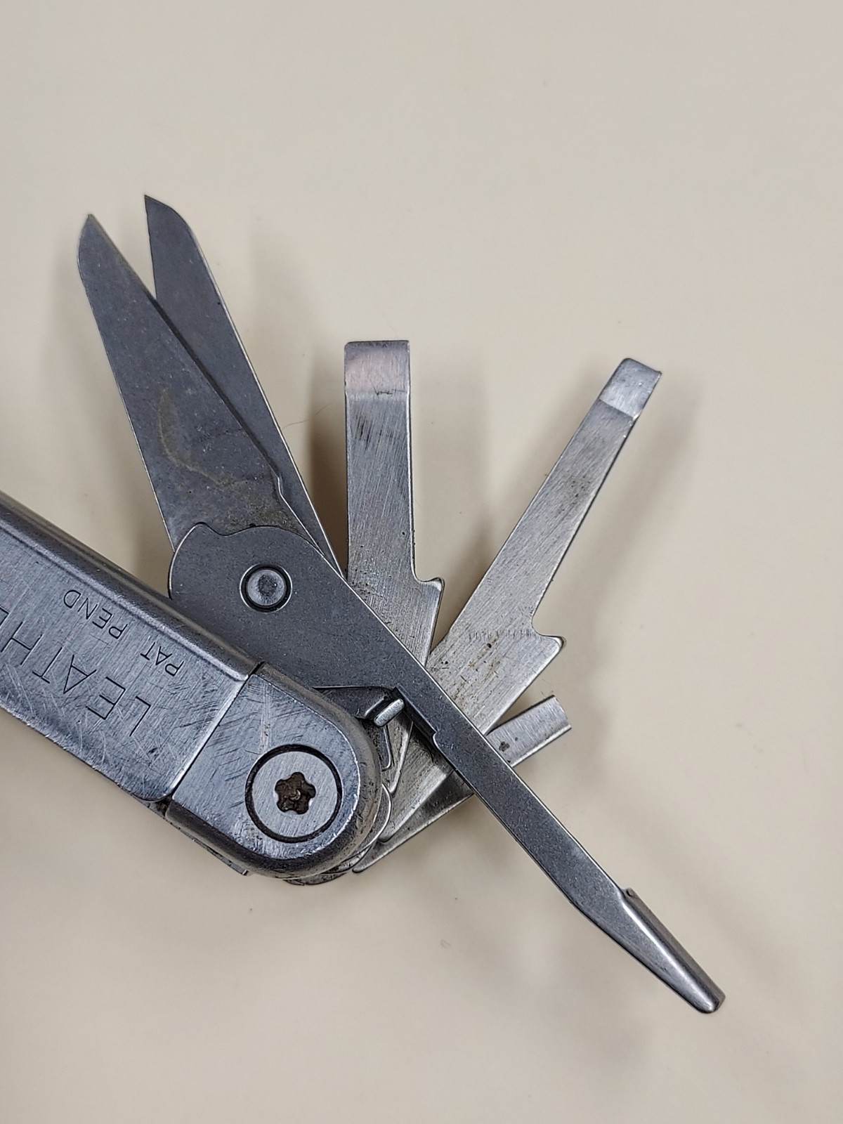 Leatherman Wave Multi Tool USA dated 0801 broken screwdriver tip