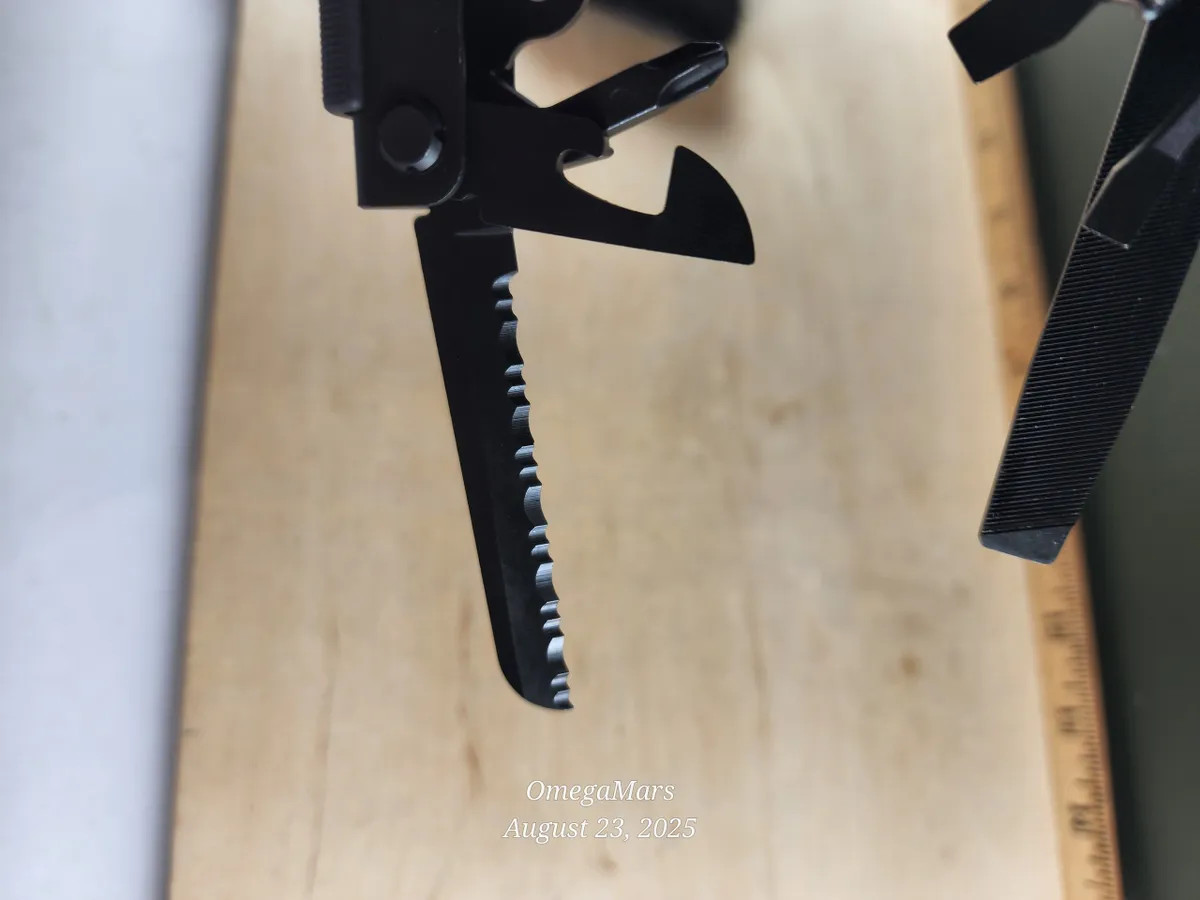 Gerber MP 600 Looks/feels brand new, w/sheath. #MP3 (MSRP 105)
