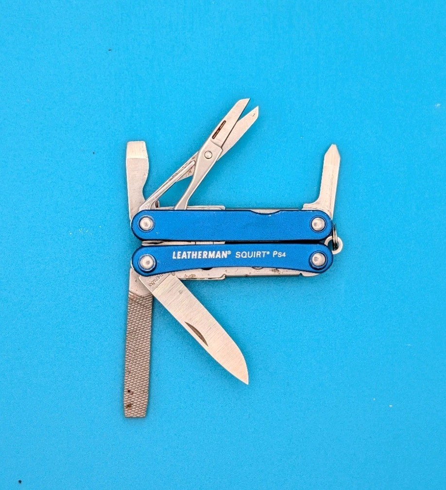 Leatherman SQUIRT PS4 Multi-Tool With Pliers Scissors Knife BLUE!