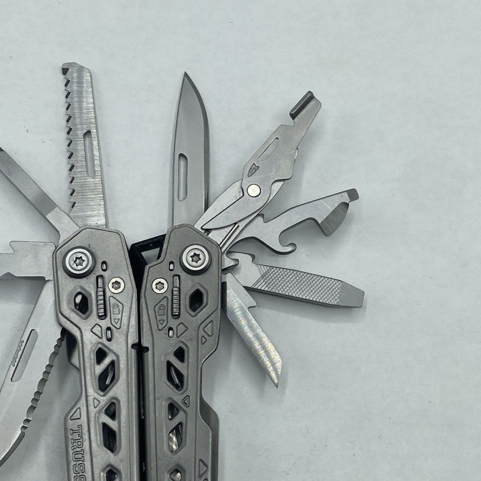 Gerber Truss Multi Tool with Sheath – Gray