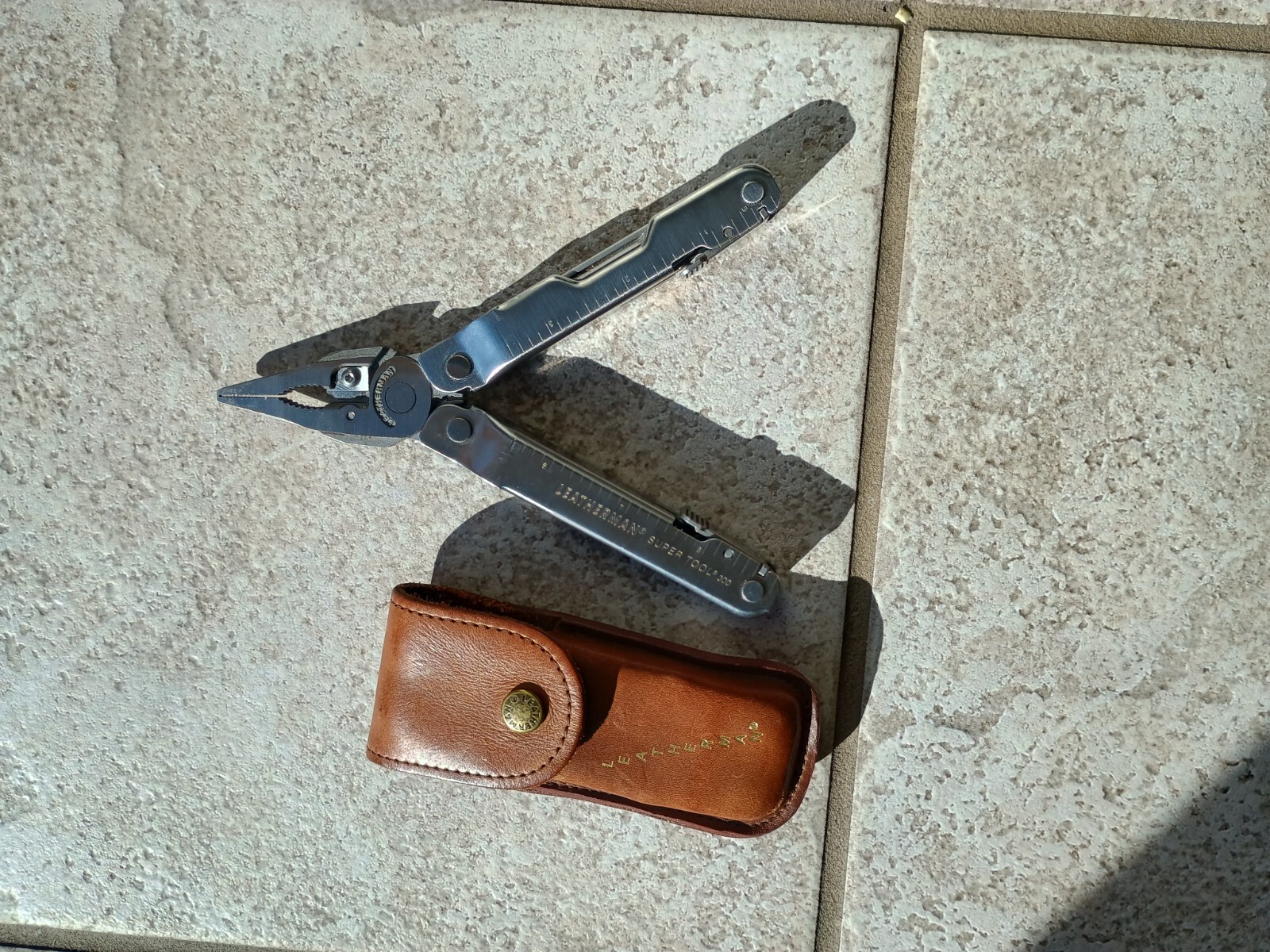 Leatherman Super Tool 300 With Leather Sheath – Excellent Condition!