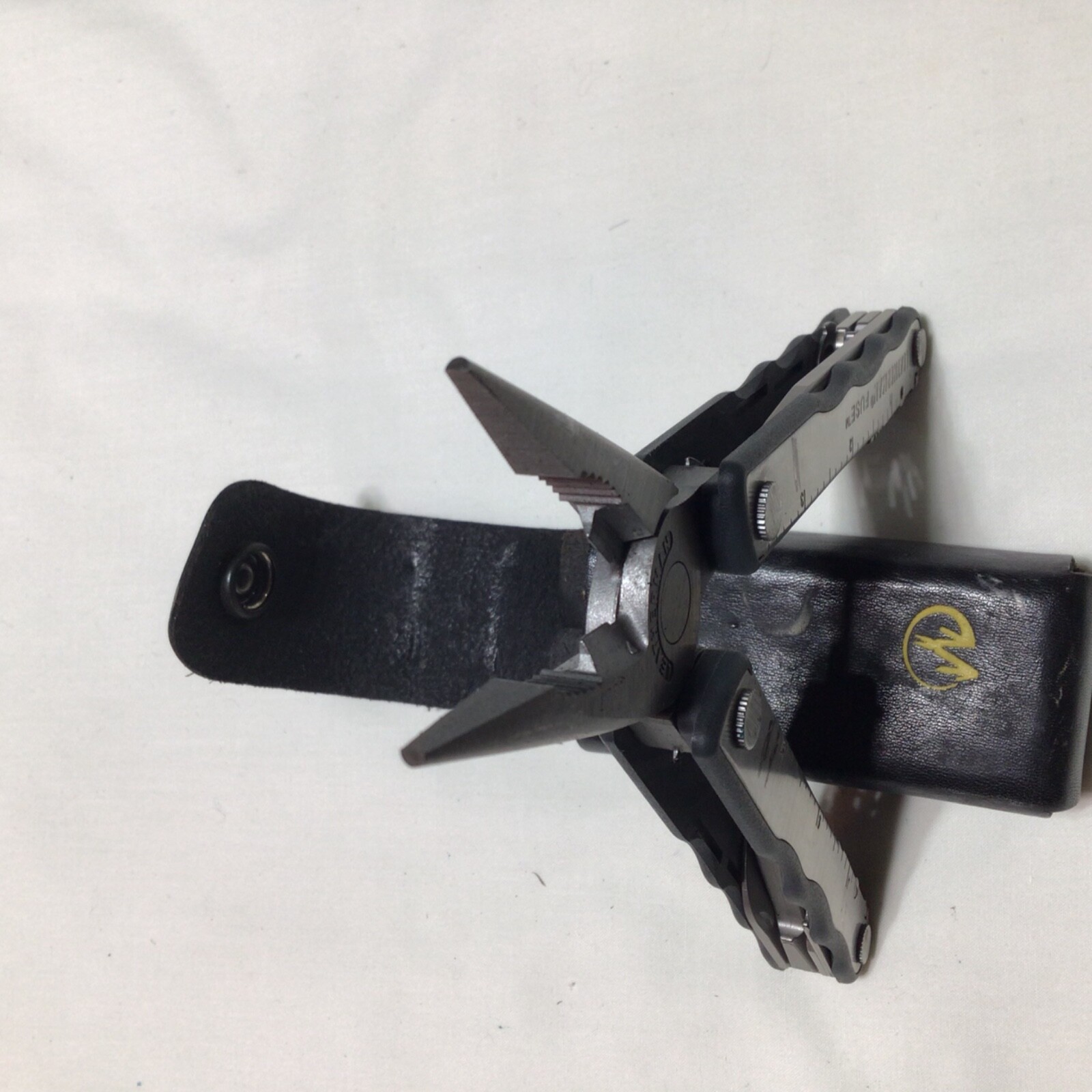 leatheman fuse multi tool with case