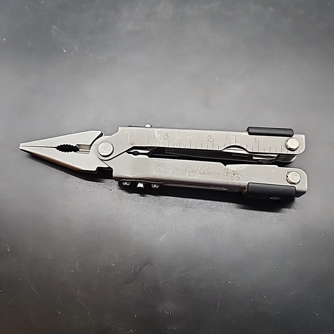Gerber MP600 Multi-Tool Needlenose, Carbide Cutters, 12 Tool Folding Pliers