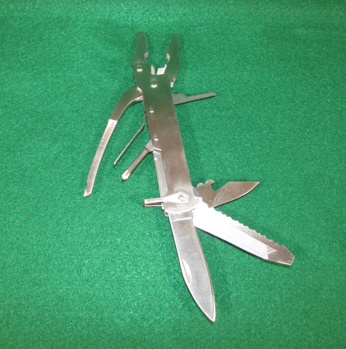 8 in 1 Multi Tool Stainless Steel Pliers Knives Saw File Screw Drivers Sheath