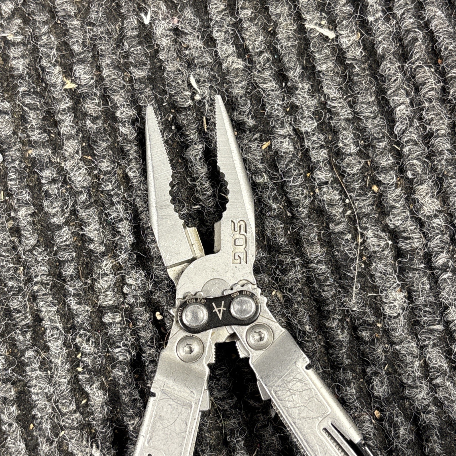 SOG POWER PINT MULTI TOOL PLIERS KNIFE SMALL (408)