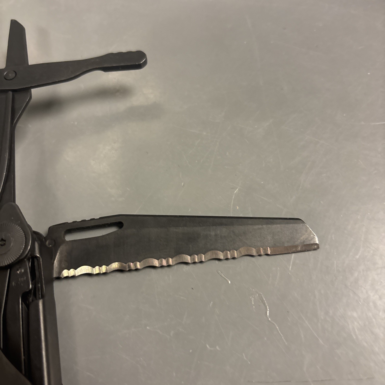 LEATHERMAN SURGE 19-In-1 Black Oxide Heavy Duty Multitool