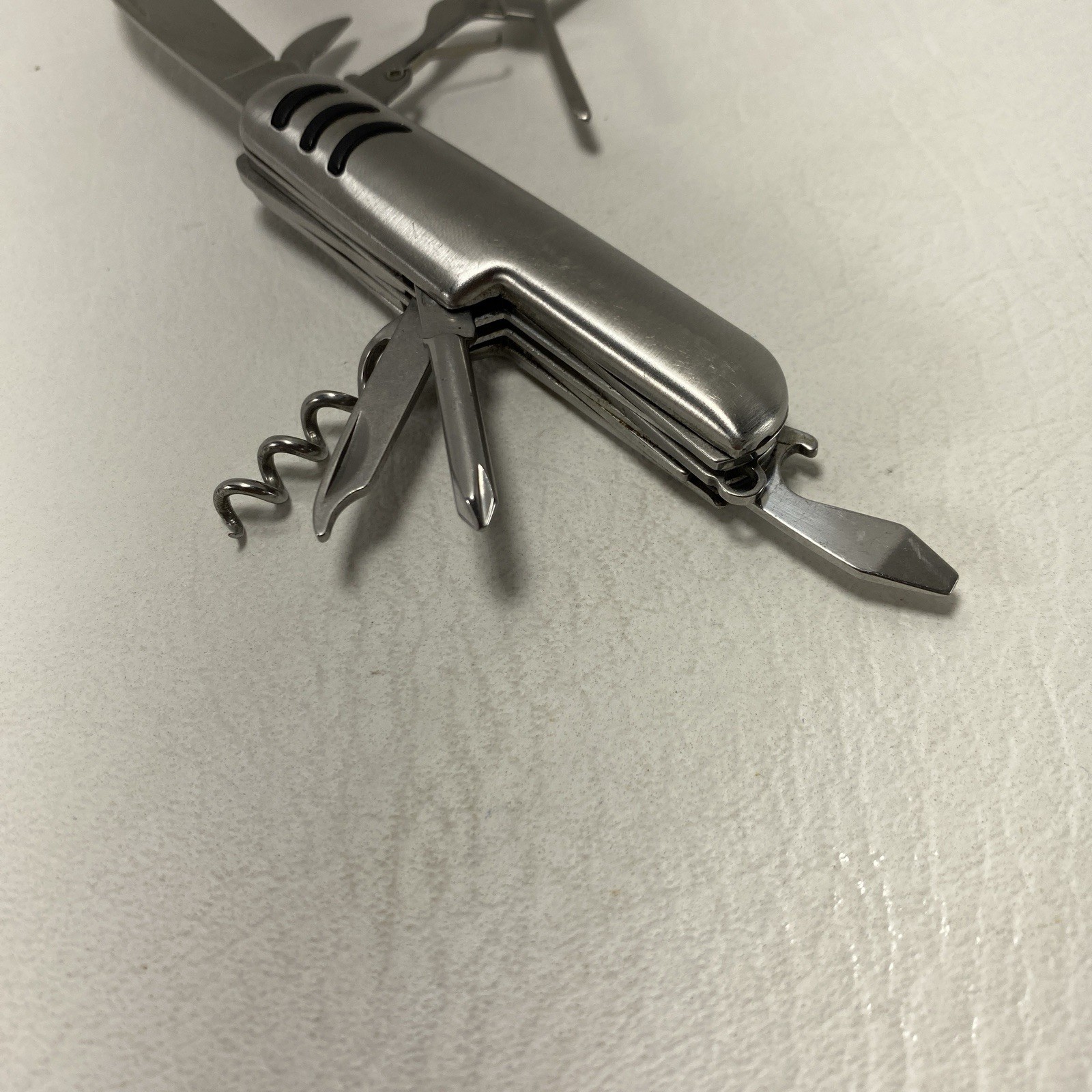 Stainless Steel 7 Features Multifunctional Pocket Folding Tools/Knife/Key Ring