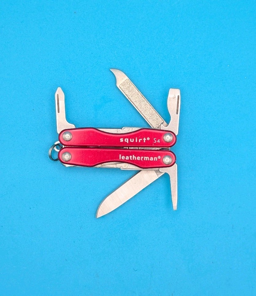 Leatherman Squirt S4 Multi-Tool, Key Ring, Retired, RED!