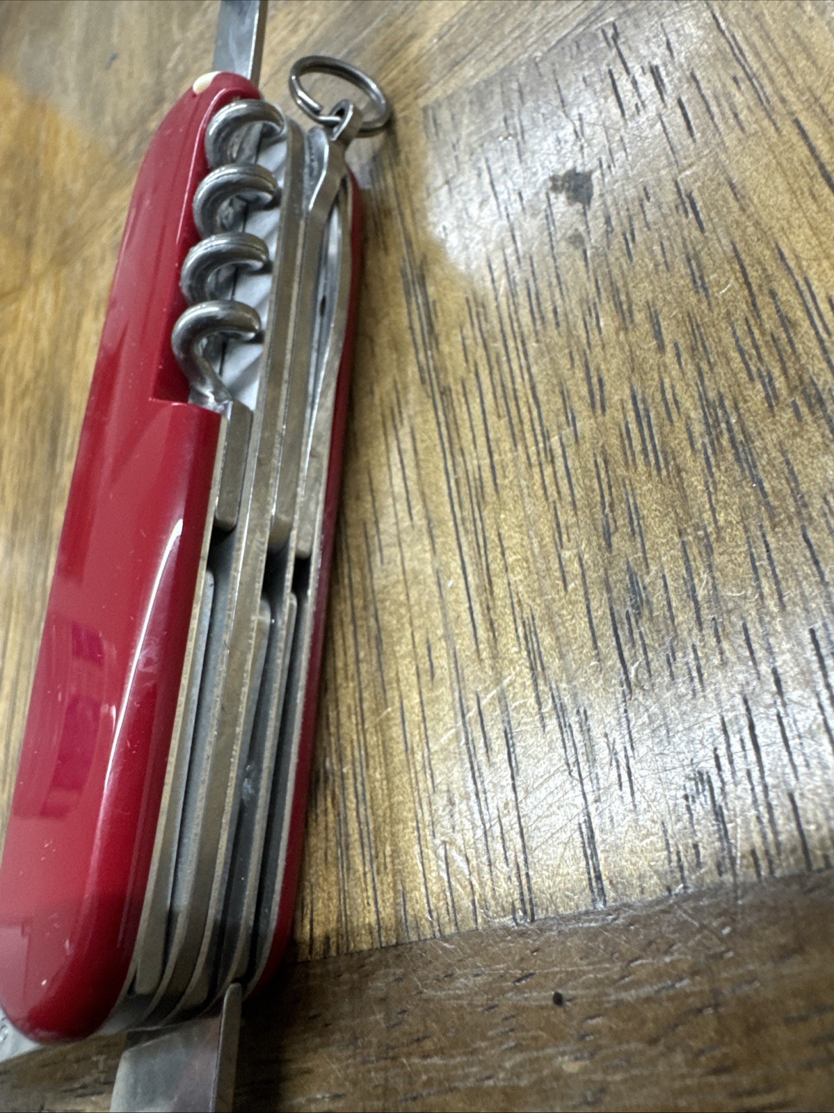 Swiss Army Original Knife Red Huntsman 15 Functions Victorinox 1.3713