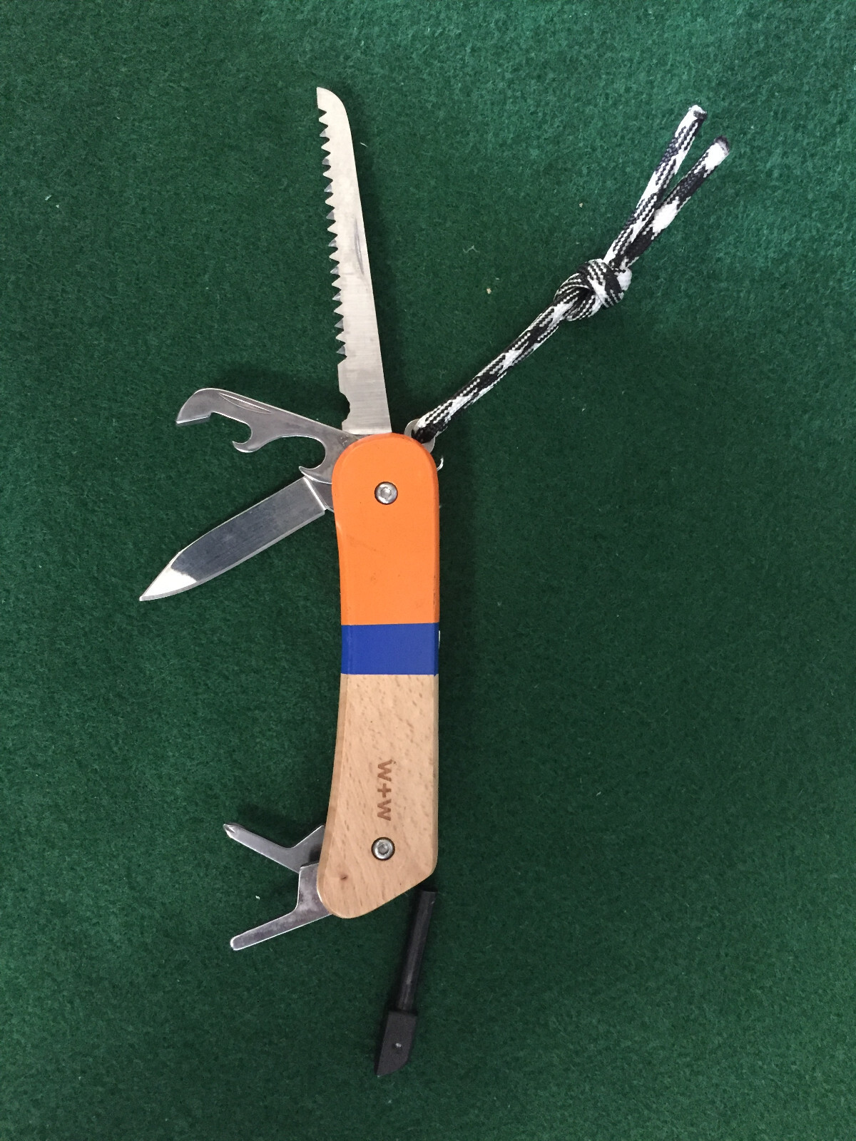 Pinkoi British Gentleman 9-in1one multi tool camping, survival collectible