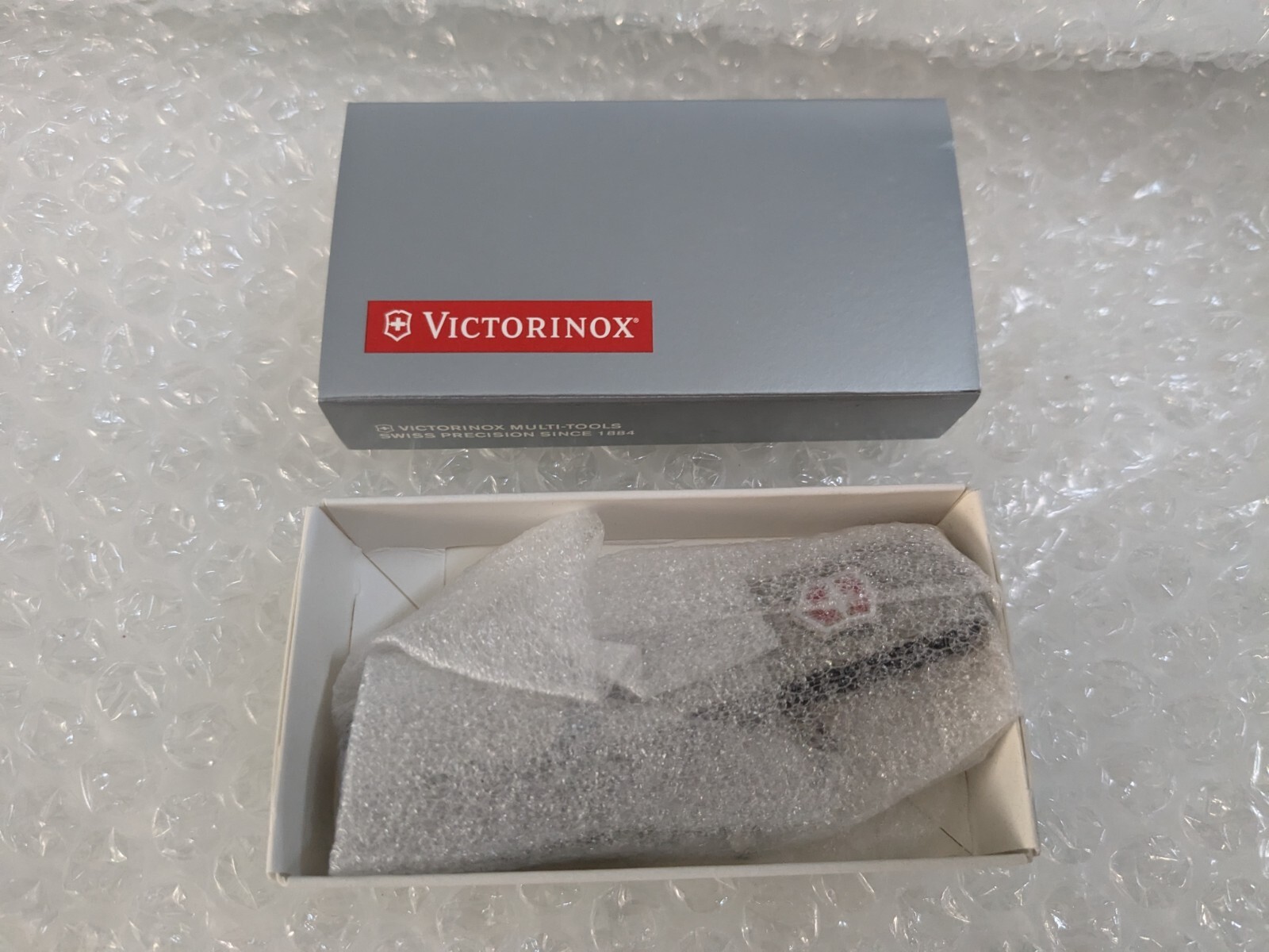 VICTORINOX BELT HANGING CLIP – New in original box – Made in Switzerland