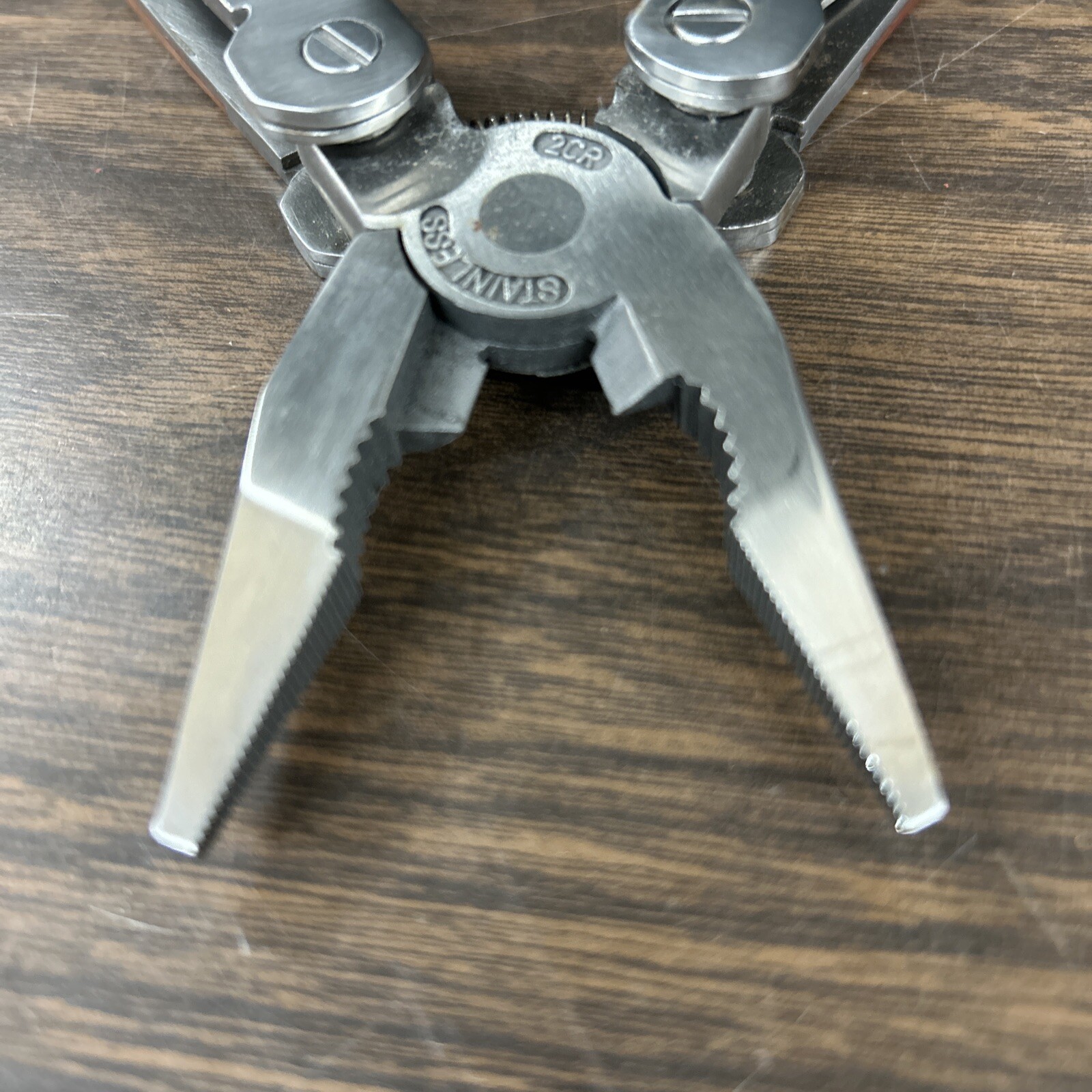 Multi-Tool Sheffield 2CR Wood Grain Handle 12 in 1
