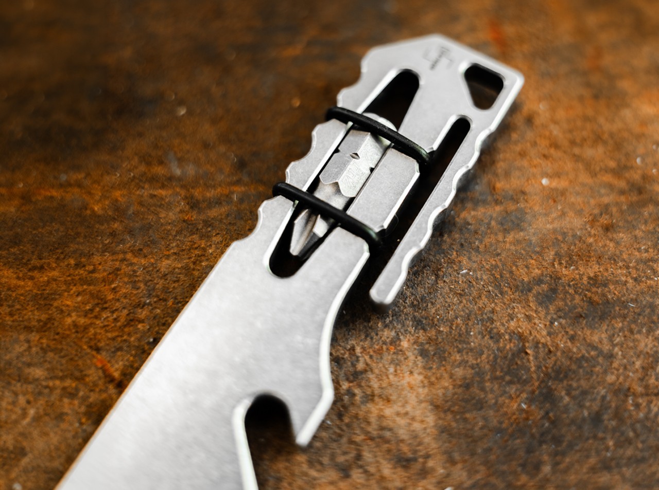 BOKER PLUS Grift Multitool Pry Bar Scraper Screwdriver Bottle Opener 09BP0020
