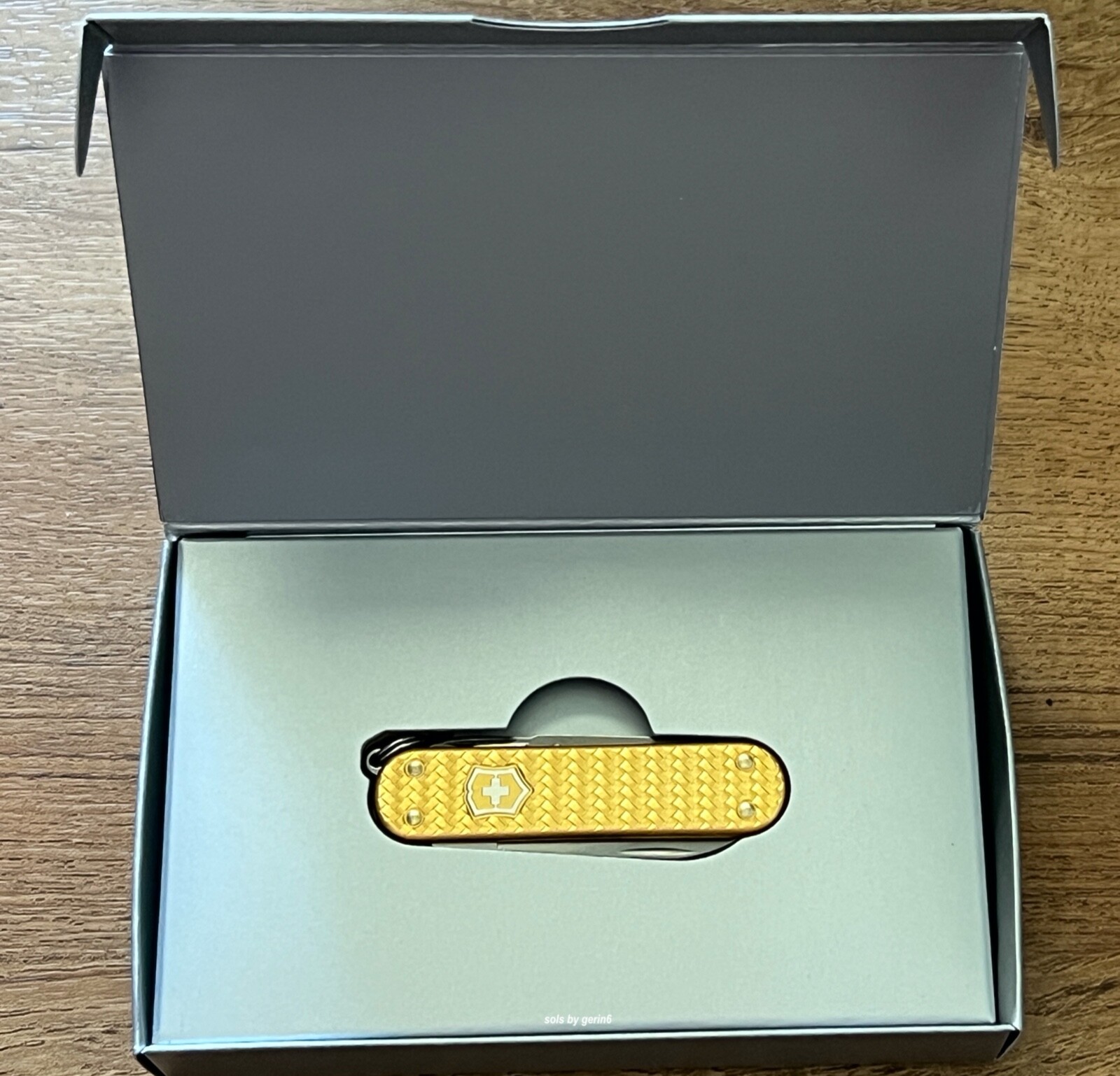 Swiss Army Knife, Classic Brass Gold Alox, Victorinox 0.6221.408G New In Box