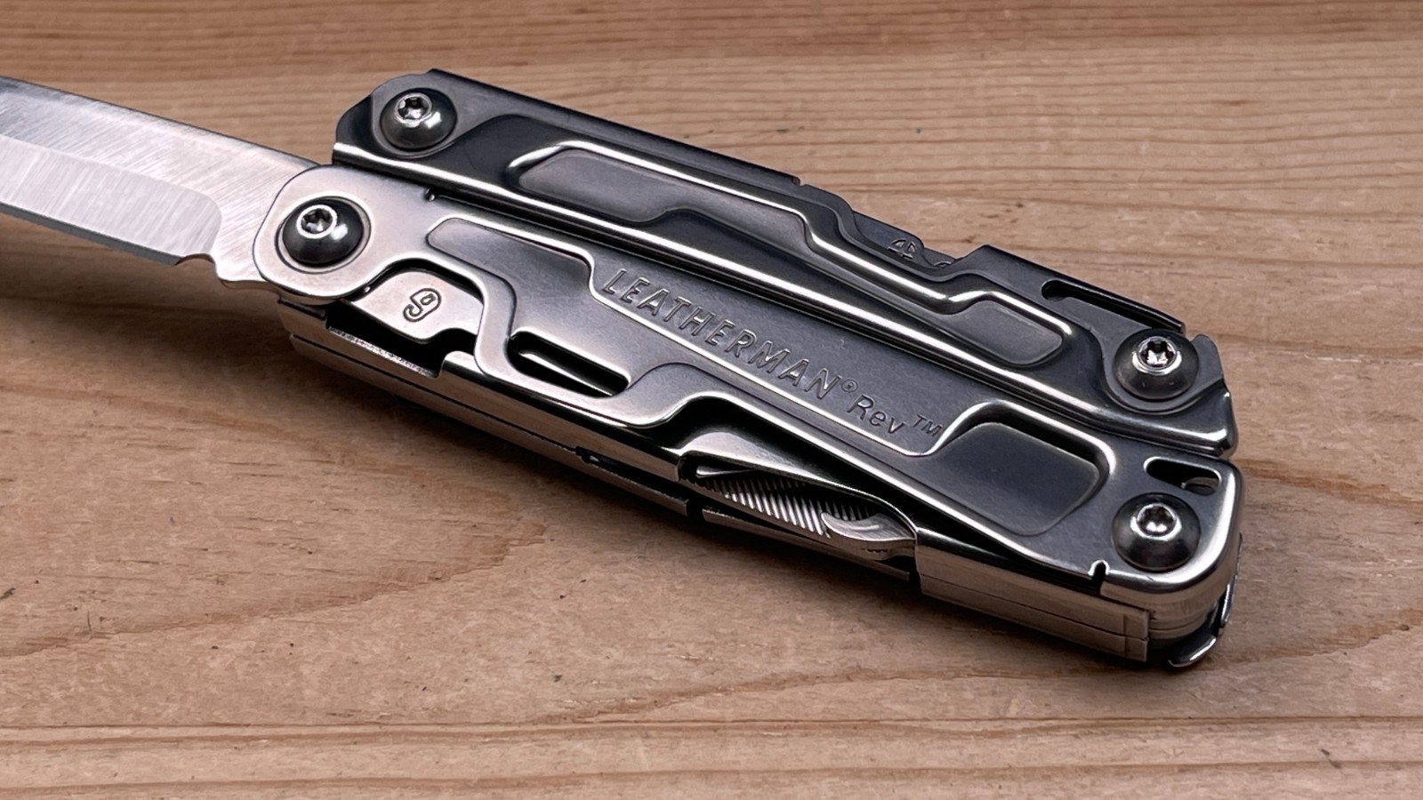 Leatherman Rev Multi‑Tool Knife – Stainless Steel w/ Pocket Clip 06/15