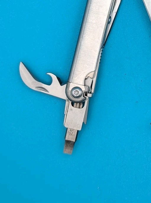 Leatherman Wave Plus + Multi-Tool! FAST SHIPPING! WITH SHEATH!