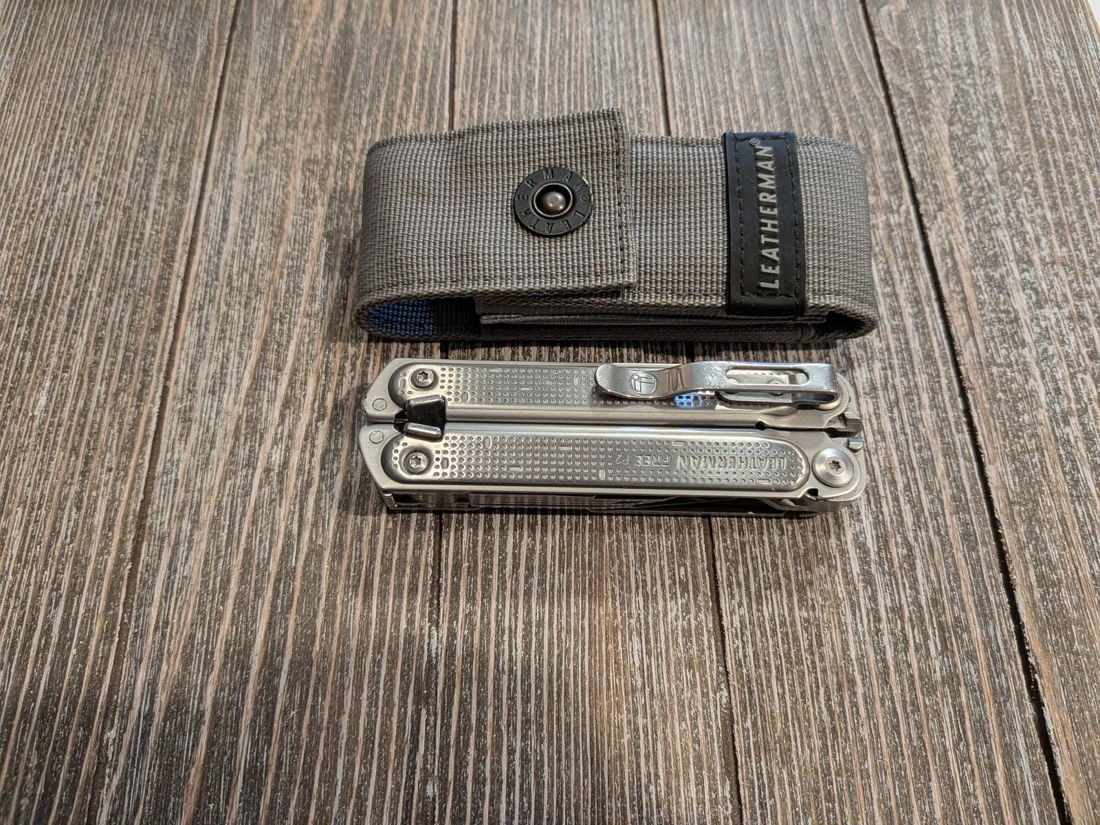 Leatherman FREE P2 Multitool Magnetic Lock Stainless Steel