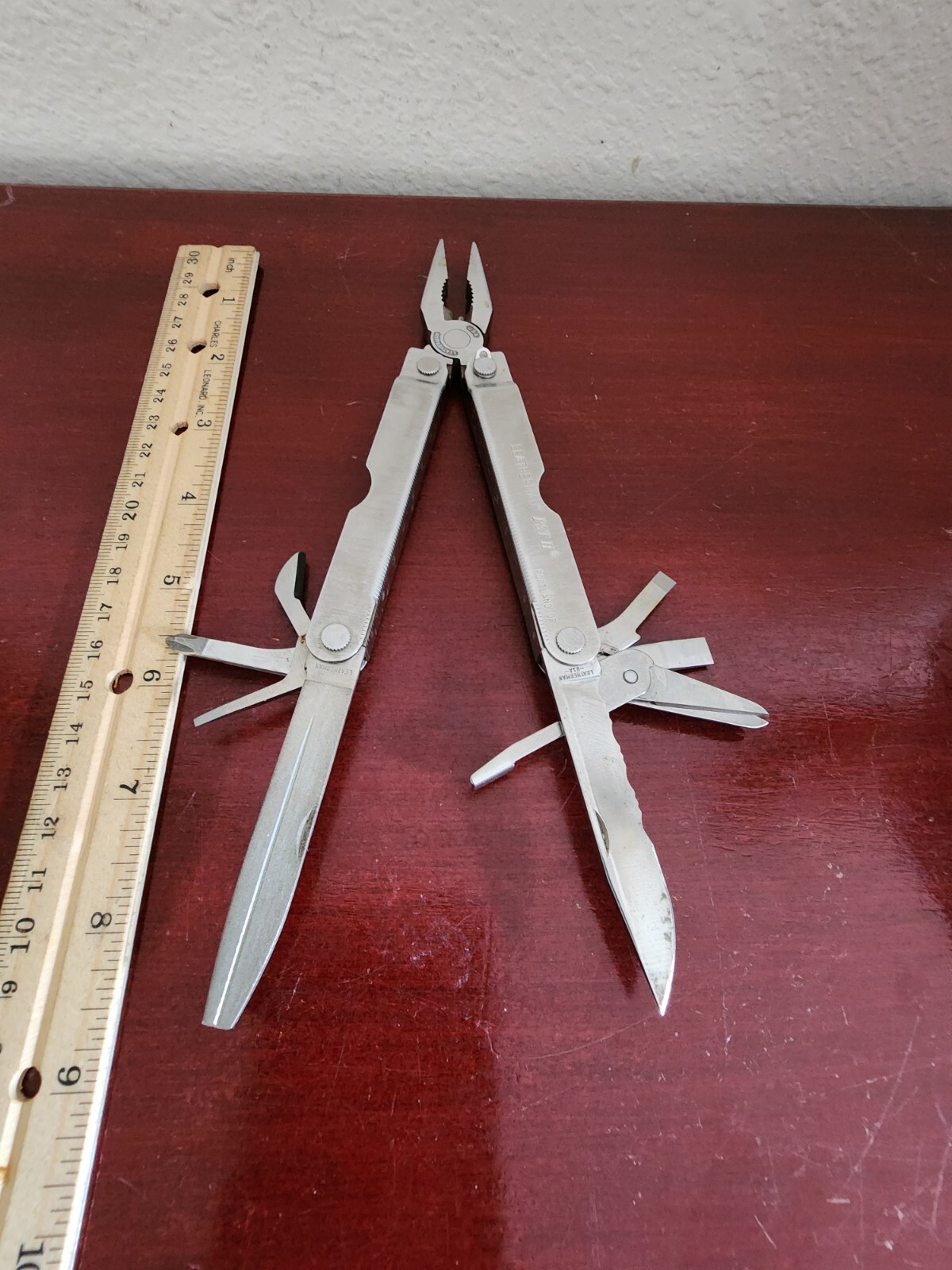 DISCONTINUED 1998 COLLECTIBLE LEATHERMAN PST II USA MULTI-TOOL. W/LEATHER SHEATH