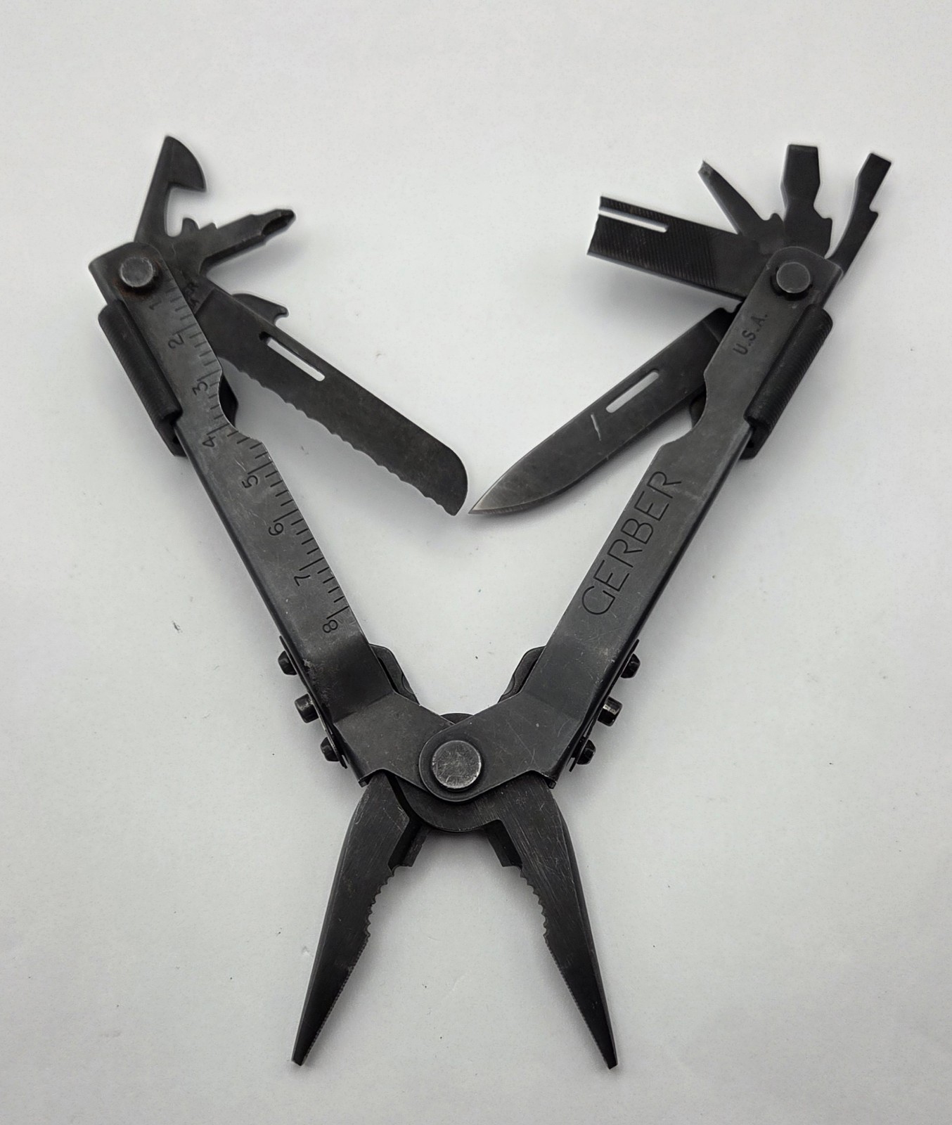 Gerber MP600 Multi-Plier Multi-Tool – Black Oxide Knife L-1