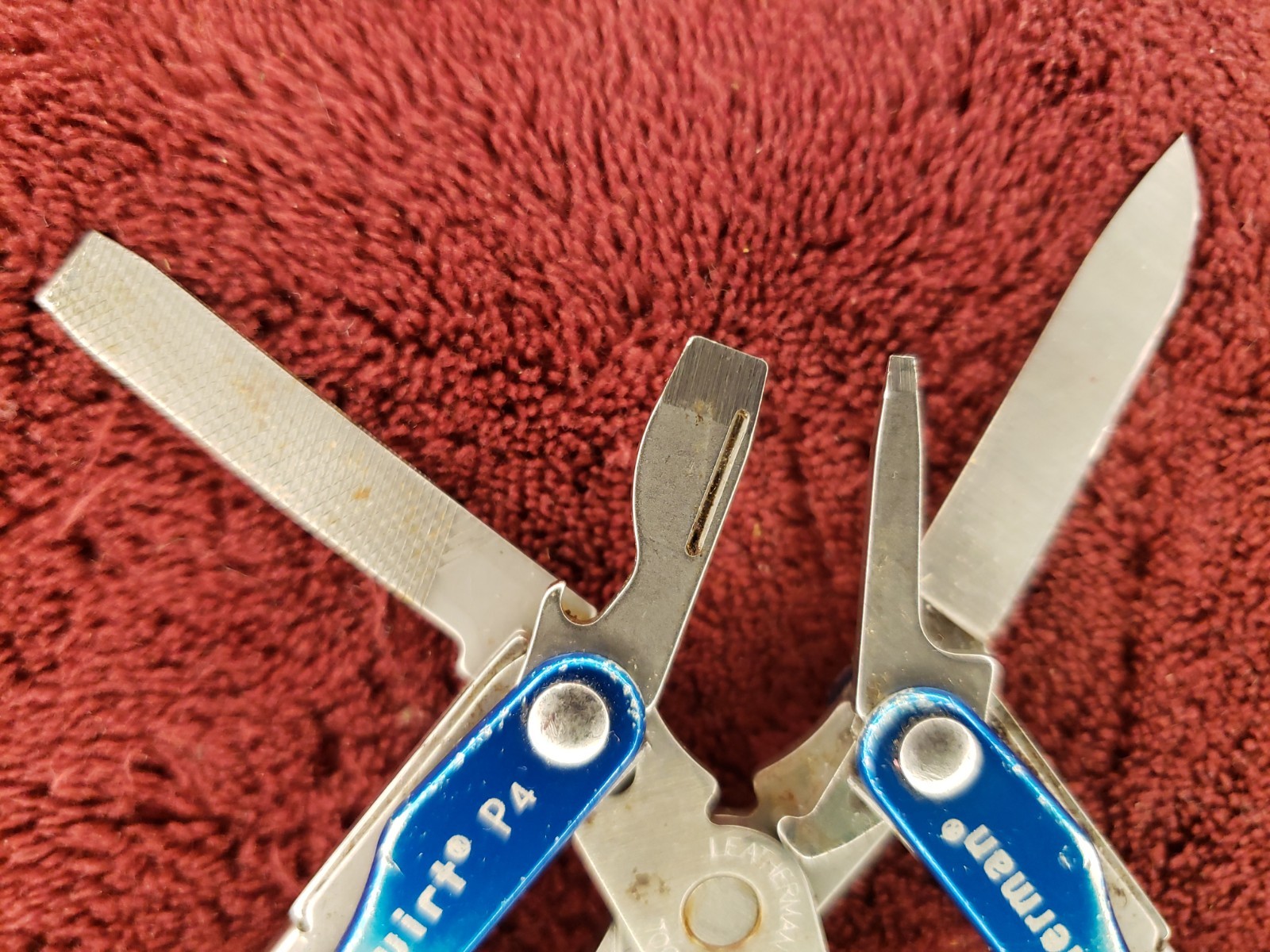 🔴 Leatherman Squirt P4 Multi-Tool Blue Keychain