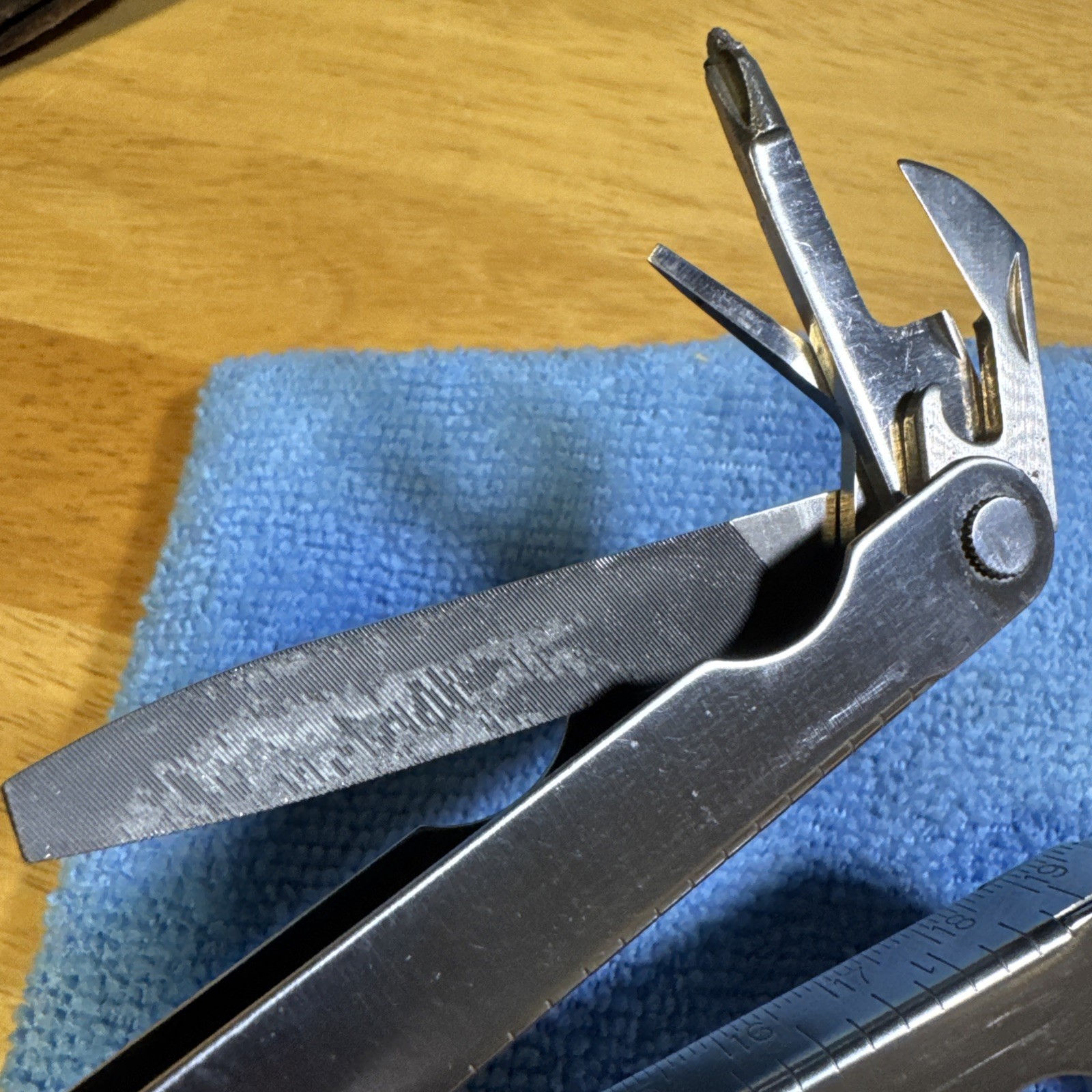 Vintage Leatherman Multi Tool w/ leather Sheath Pouch TM 1325473 Portland OR