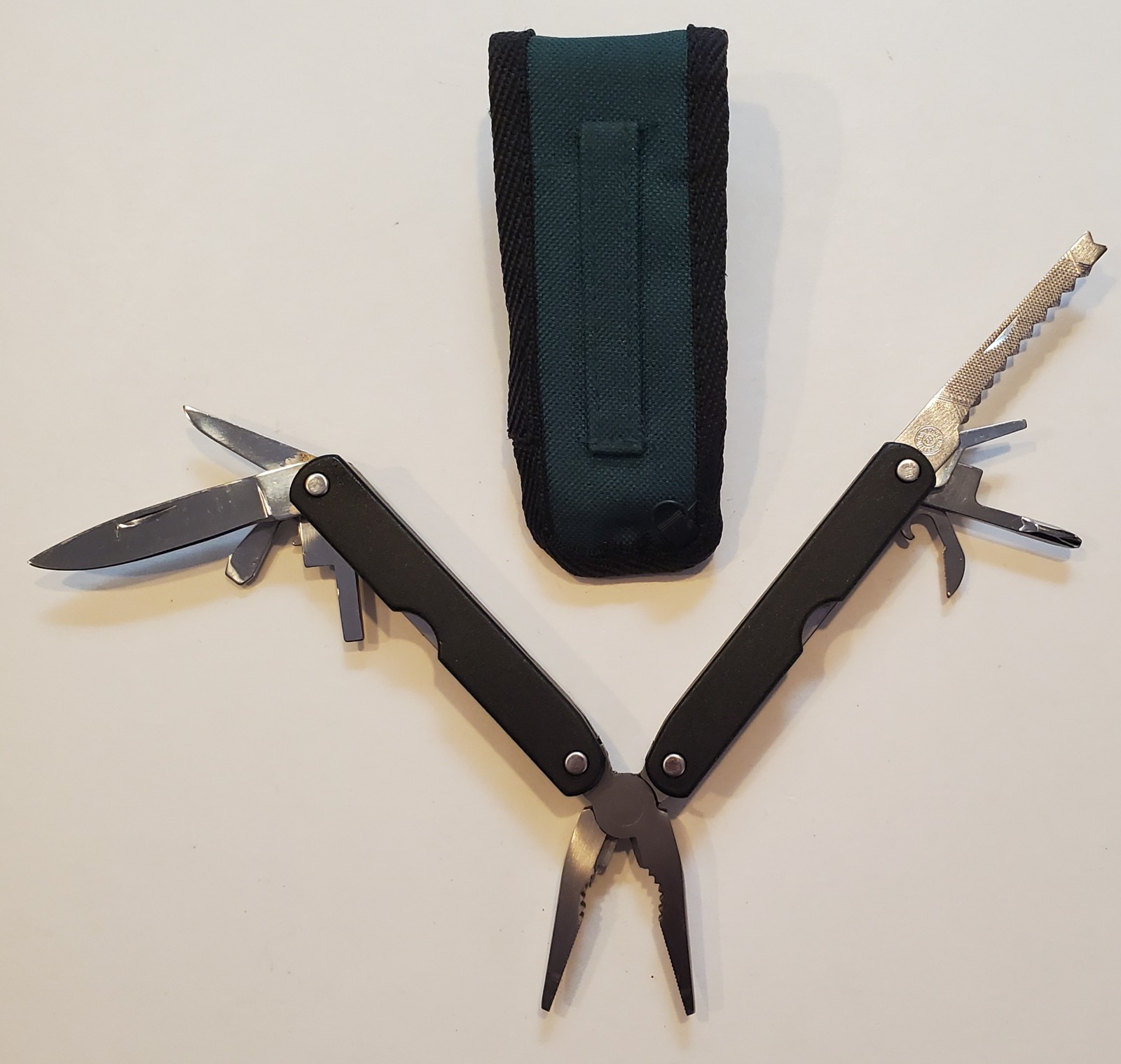 Excellent Lightly Used Stainless Steel 13 Item Multi-Tool w/Nylon Case UGC China
