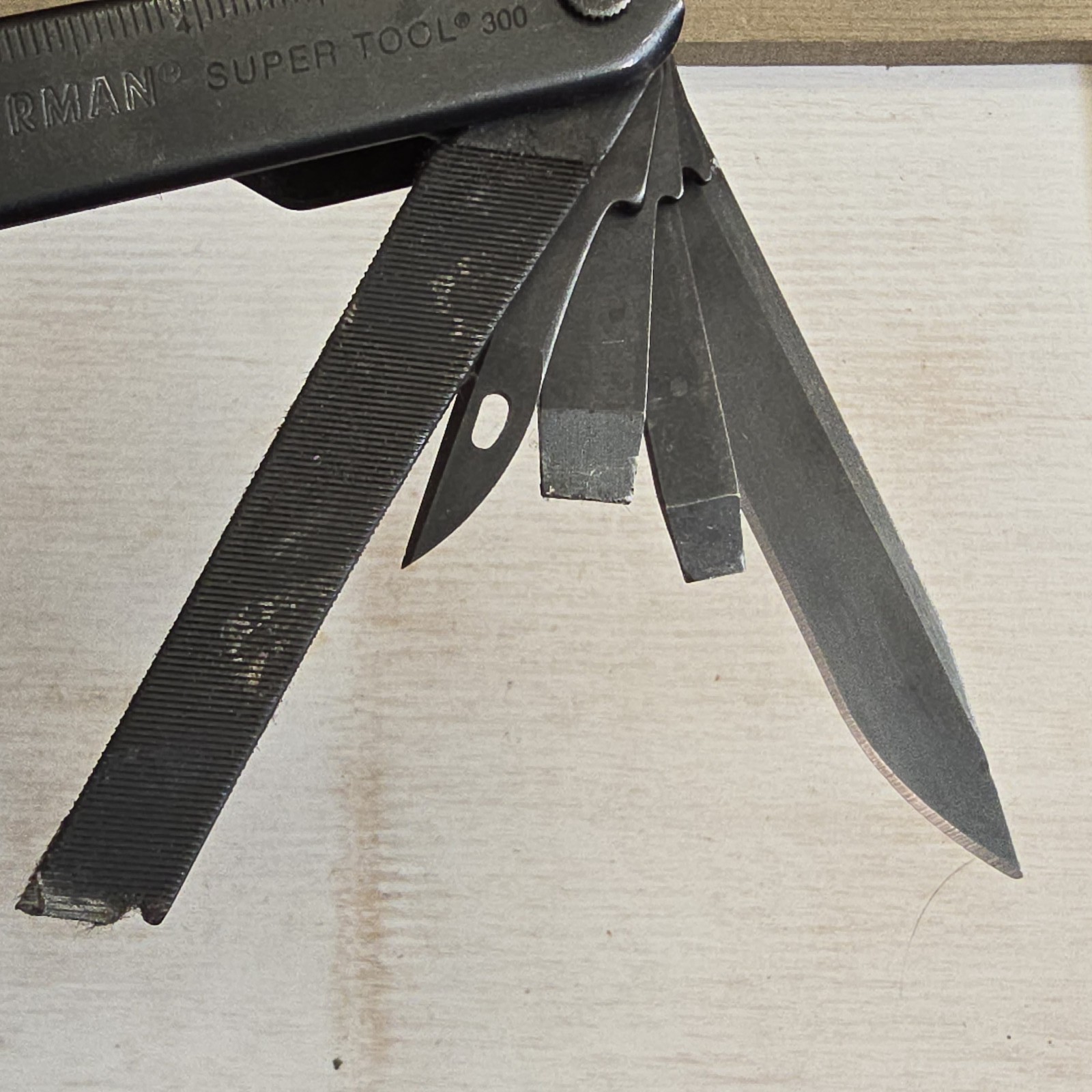 LEATHERMAN SUPER TOOL 300 MULTI TOOL PLIERS KNIFE SUPERTOOL 831106 BLACK OXIDE