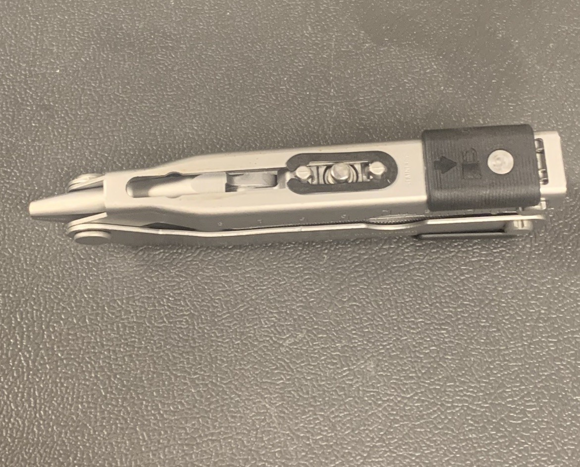 Gerber MP600 Silver Multi-Tool Needle Nose Pliers With Upgraded Sheath VGUC