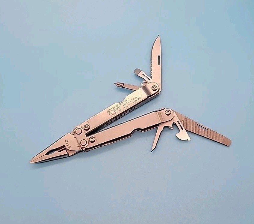 SOG Pocket Power Plier S44 Multi Tool – Discontinued – Pliers, Saw, Knife