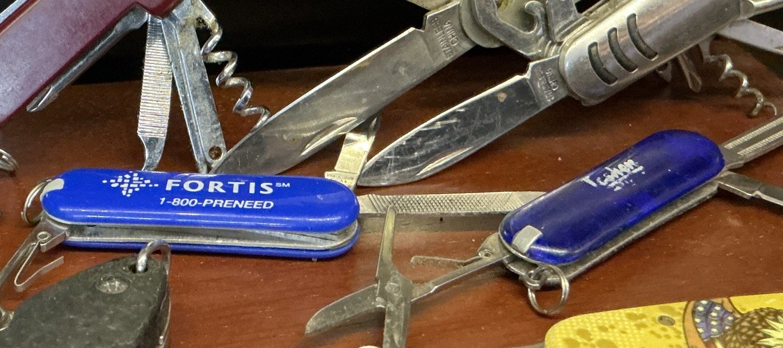 Lot 11 Multitool Knives Folding Swiss Army style camping tools China 1.6 Pounds