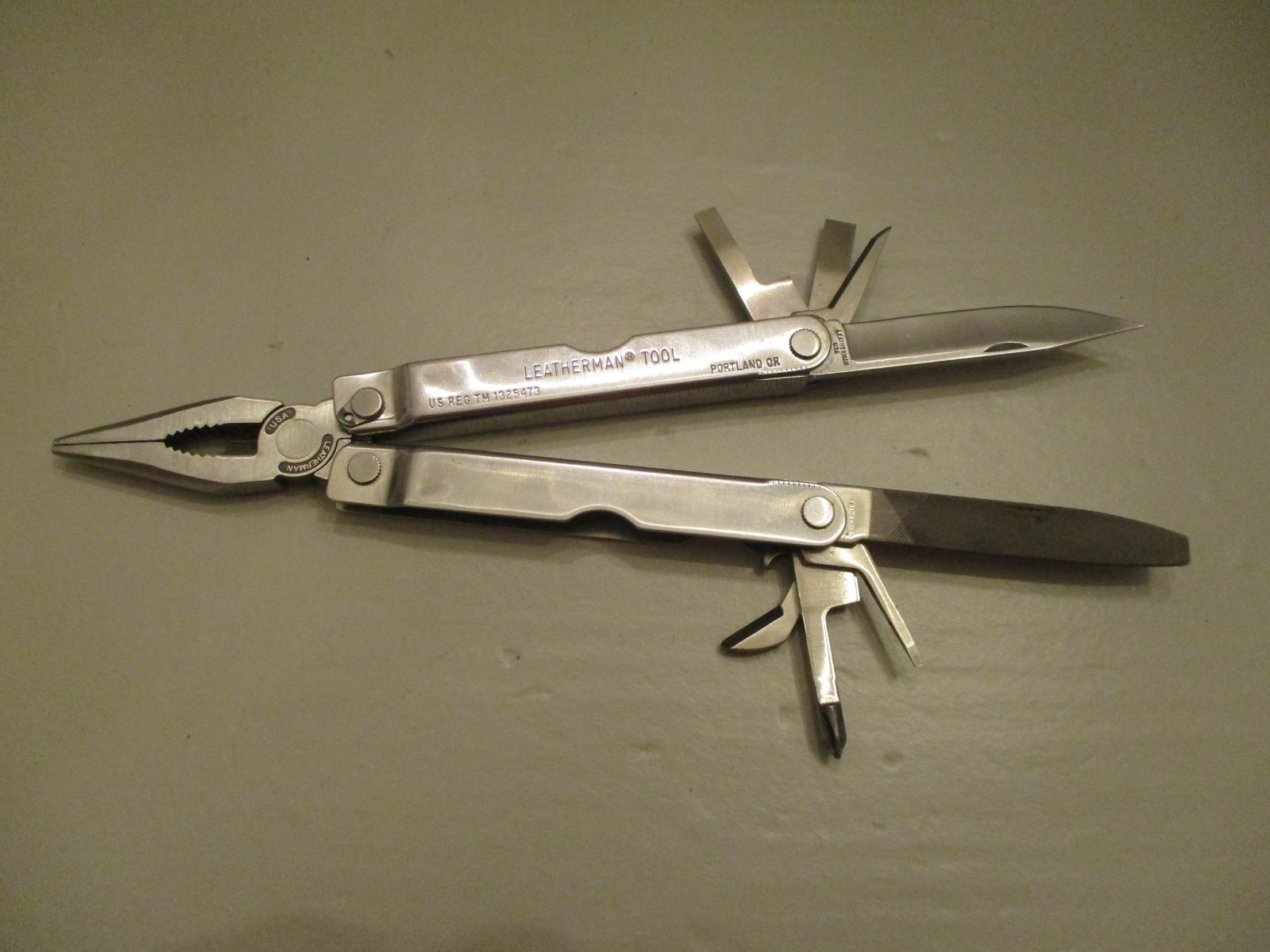 MULTI-TOOL SET (3) GERBER MP800 LEGEND+LEATHERMAN+SOG w/2 LEATHER CASES – NICE!