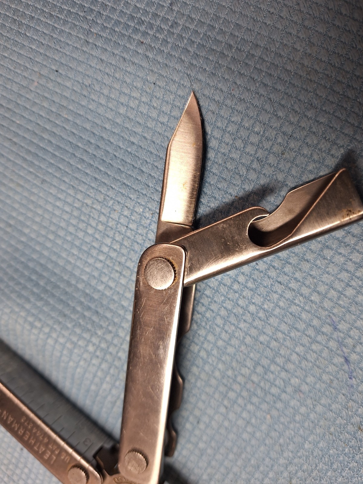 Leatherman MINI MULTI TOOL airport confiscation LOT V03
