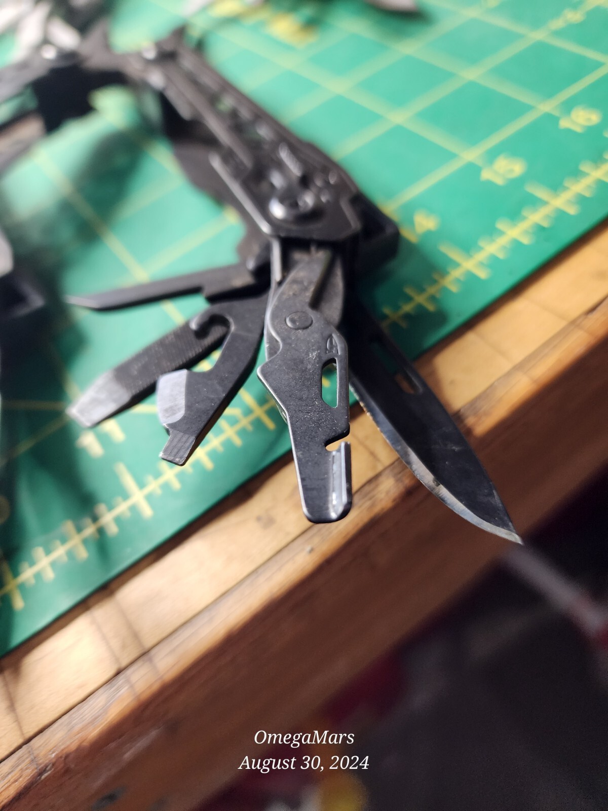 Gerber Truss 17-in-1 Multi Tool Random selection of x1(ONE) per order NO Sheath!
