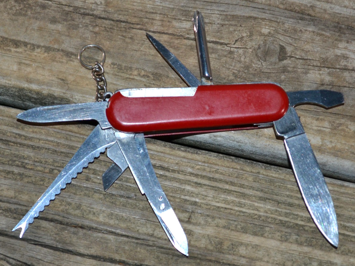 OEM Wenger Delemont Master Fisherman Swiss Army 85mm Red Multi-Tool Knife–Good