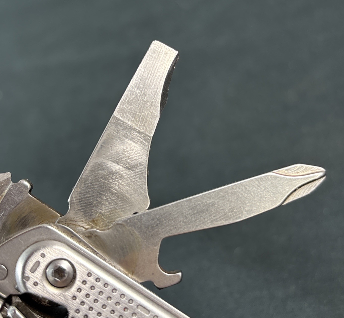 Leatherman Free P2 Multitool (READ)