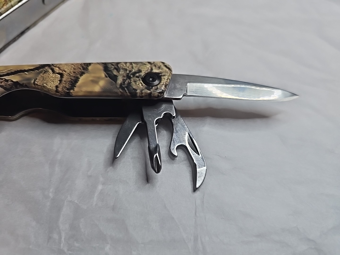 MOSSY OAK 13-in-1 Multi-tool Multi Function Pliers-Folding Pocket Tool w/ Sheath