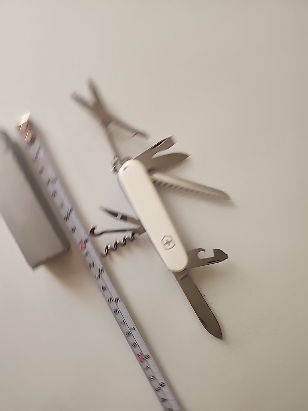 Victorinox Huntsman Camping Multi-Tool – White (1.3713.7)