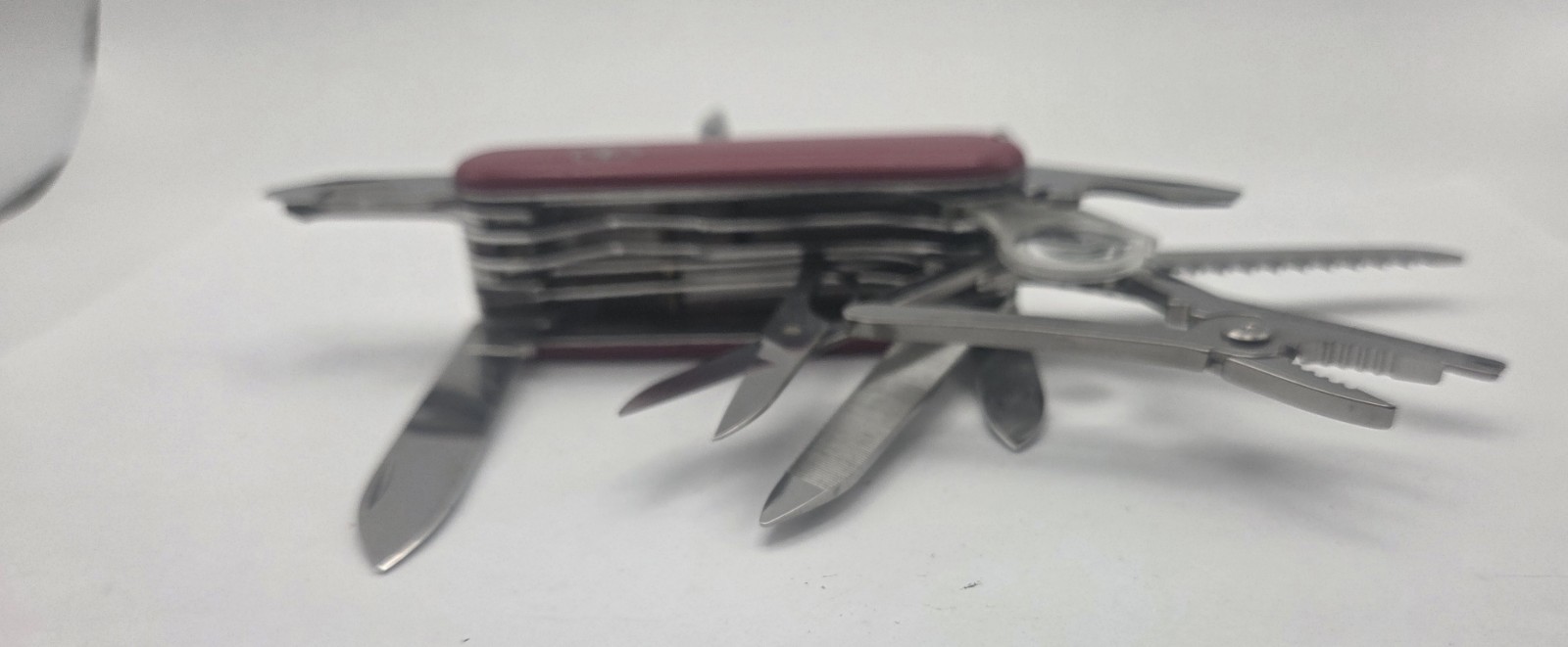 Victorinox SwissChamp Swiss Army Knife Red Multi-Tool Excellent Condition L-1