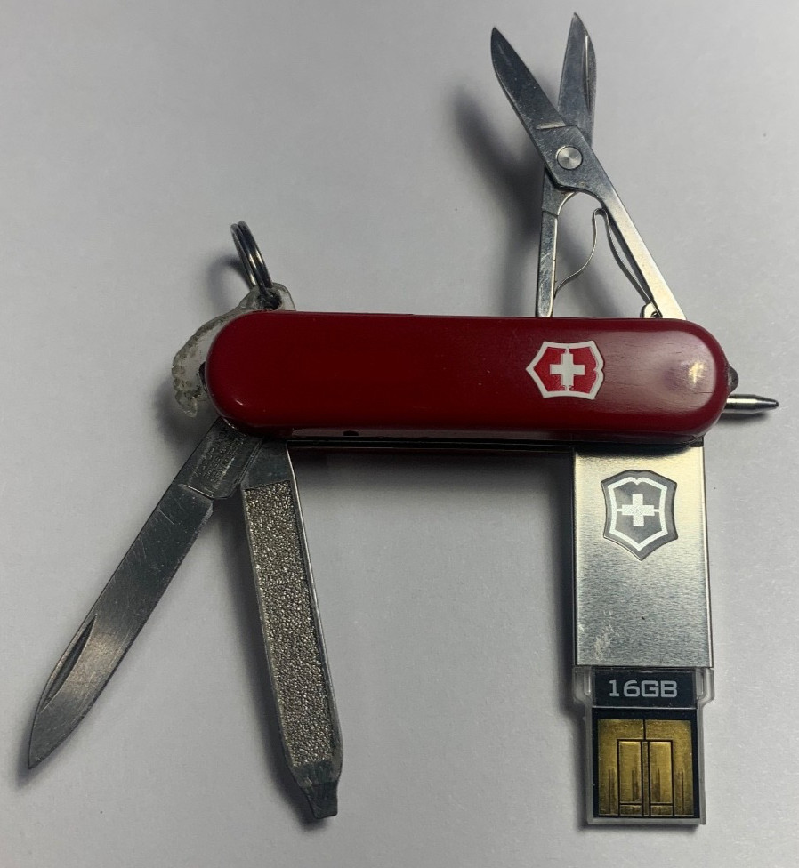VICTORINOX SwissBit USB 16GB Thumb Drive with Pen & White Light THIN VERSION SBT