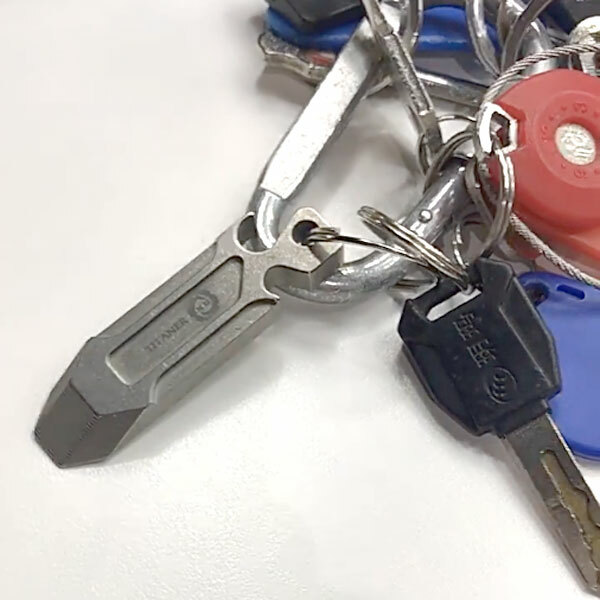 TITANER Titanium TC4 Pry Bar Crowbar Tool Key Chain Pendant EDC Bottle Opener
