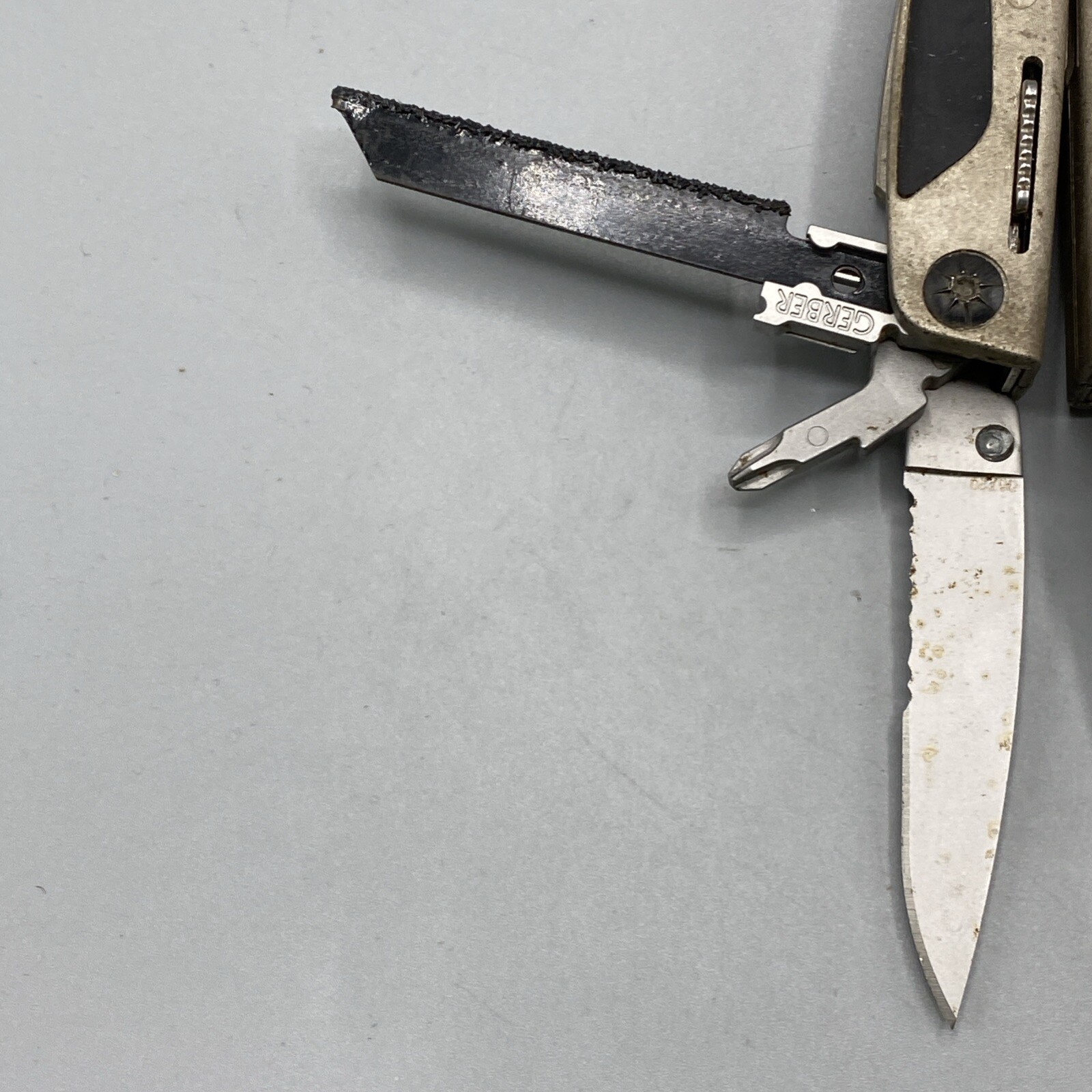 Gerber Multi-Plier 800 Legend with Sheath – Silver
