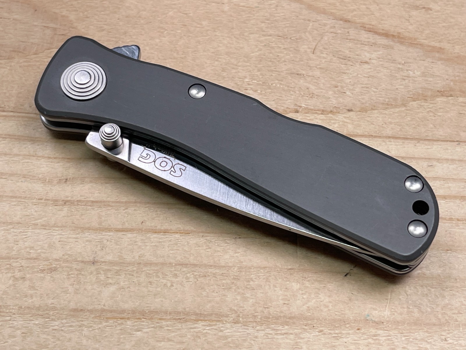 SOG Twitch II A/O Flipper 2.65″ Plain Blade Folding Pocket Knife Aluminum Handle