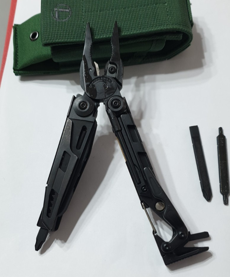 🔥🔥🔥 Leatherman MUT Multi Tool Military Green Sheath Retired Collectable Rare