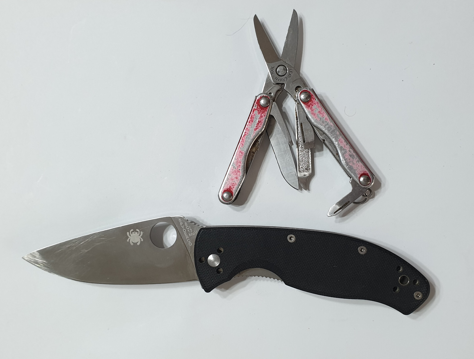🔥 Spyderco Tenacious Stainless Knife G10 8Cr10MoV + 1 Leatherman Squirt S4